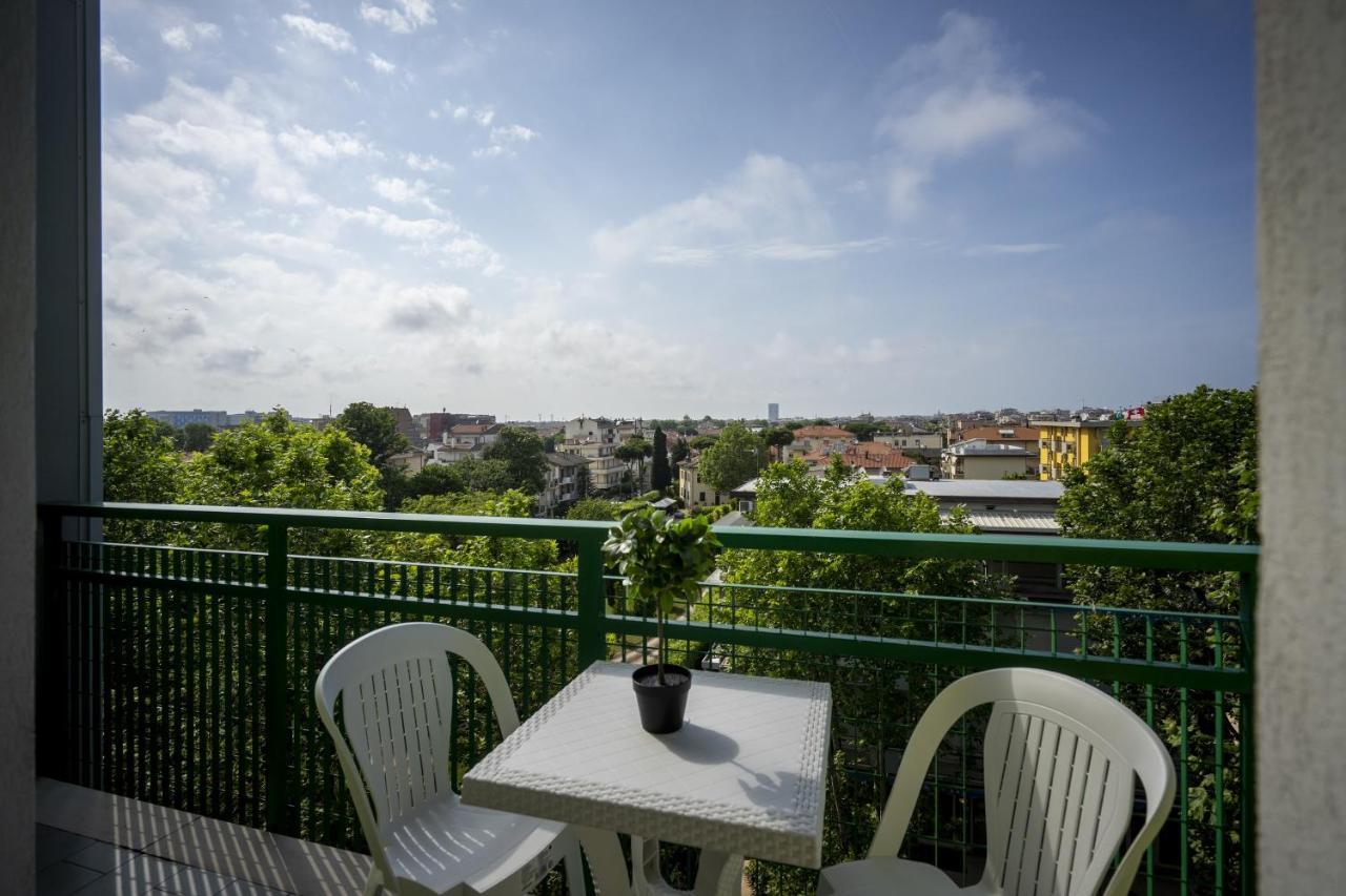 Hotel Mamy Rimini Exterior photo