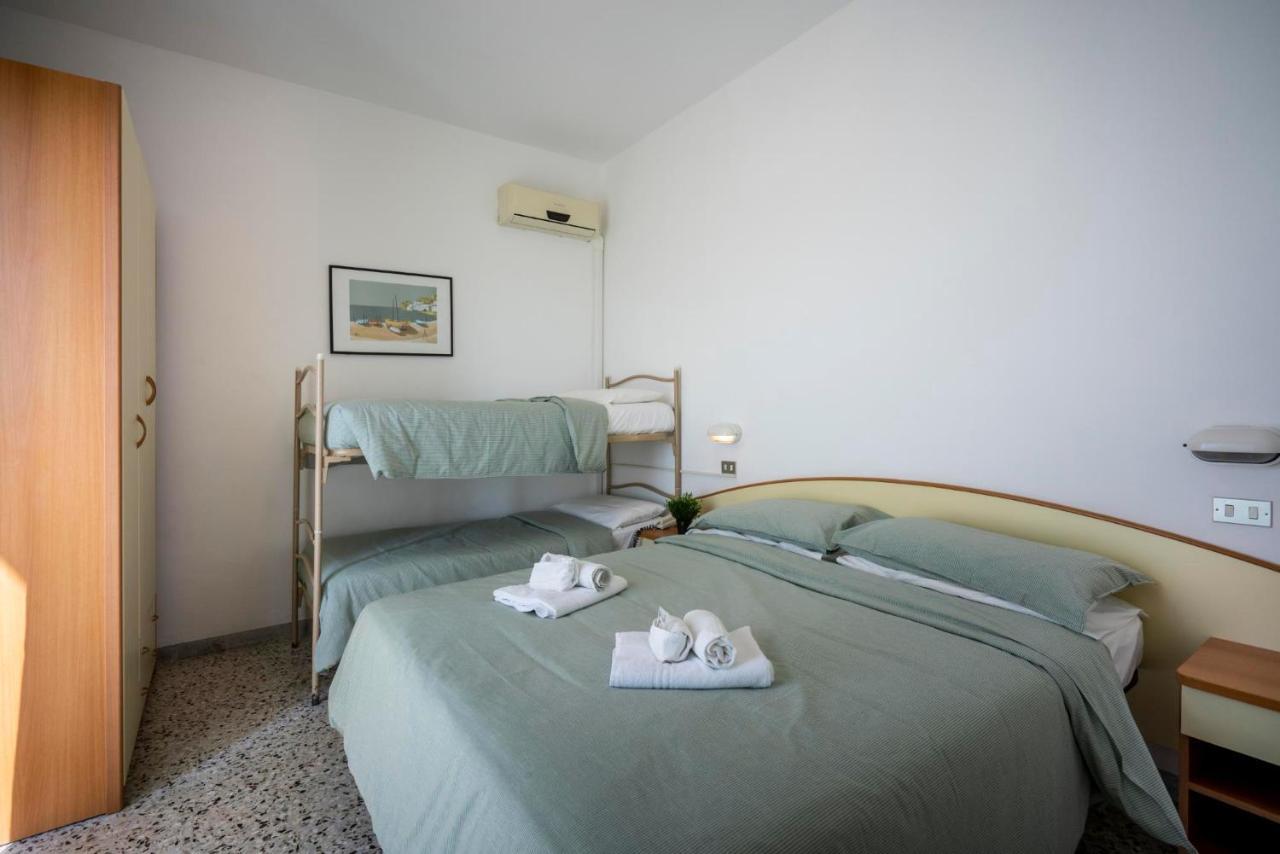 Hotel Mamy Rimini Exterior photo