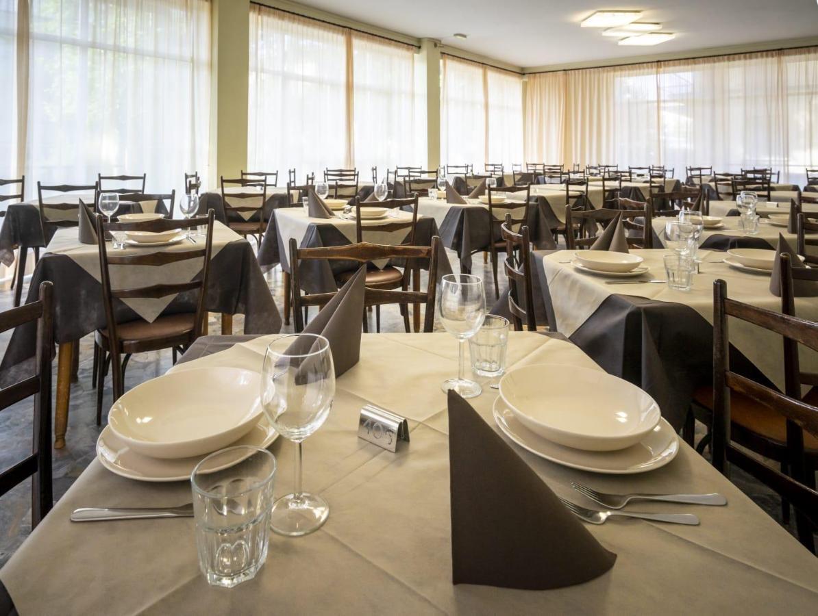 Hotel Mamy Rimini Exterior photo